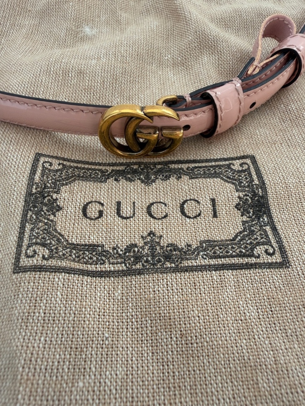 Gucci Slim Patent Leather Belt in Pale Pink with Gold Double G - Picture 11 of 11